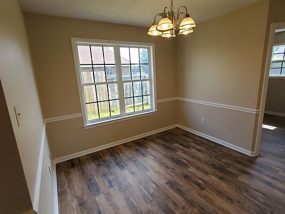5th image of 325 Southwind Dr