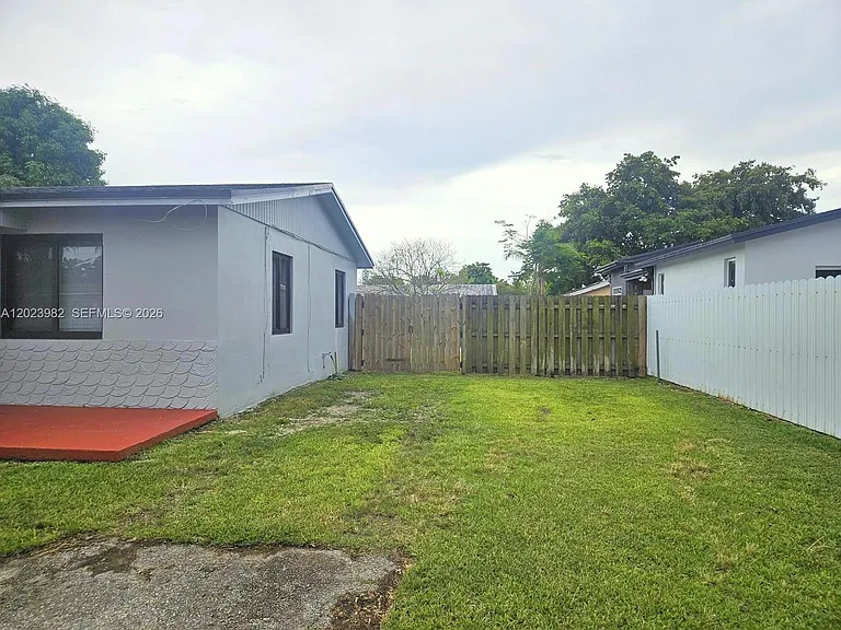 15320 SW 305th St — Photo 4