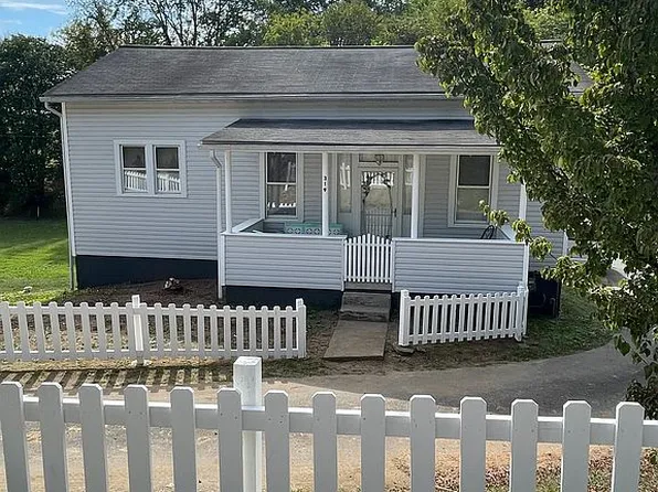 319 Kunst Dr, Weston, WV 26452