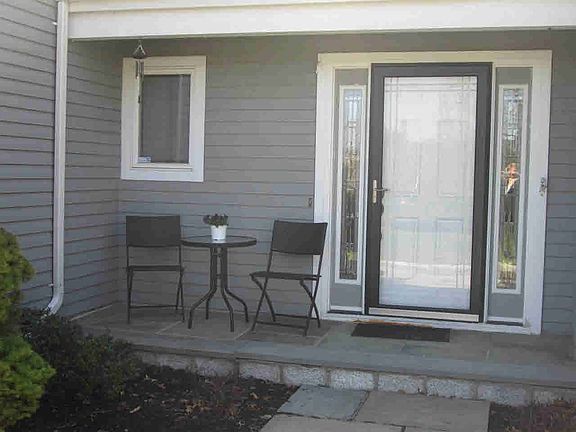 3rd image of 149 Fairways Cres