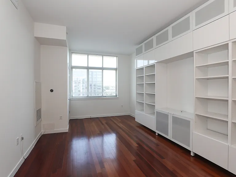 1000 New Jersey Ave SE #1017 — Photo 3