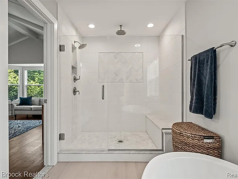 402 N Alexander Ave — Photo 14