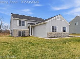 7201 Primrose Ln, Grand Blanc, MI
