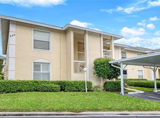 686 Squire Cir APT 202, Naples, FL 34104