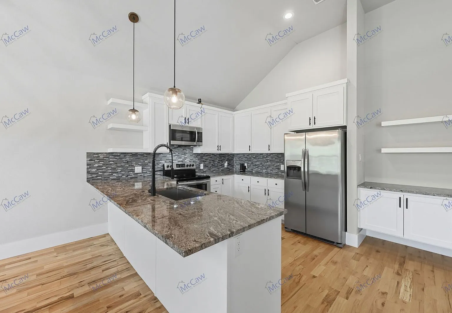 4 bed, 2.0 bath, 1773 sqft, $2,350 — Photo 2