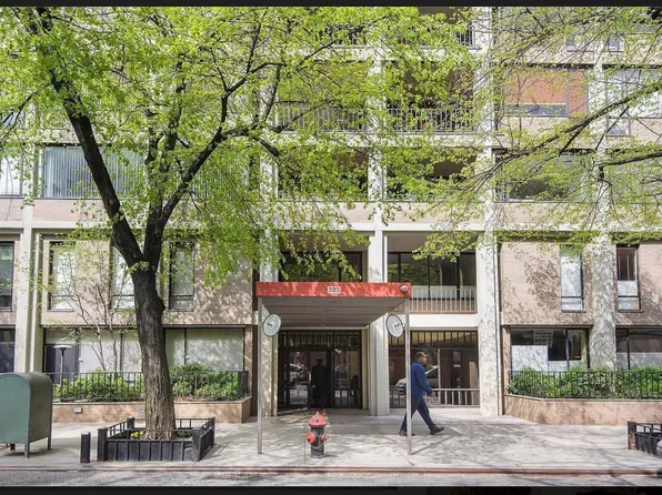333 East 69th Street image 12 of 12
