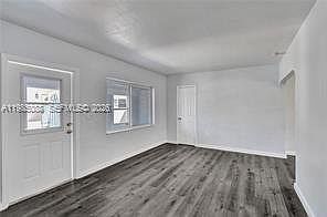 5th image of 1624 NE 109th St #N