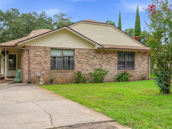 512 Parkview Rd NW #A & B, Fort Walton Beach, FL 32547