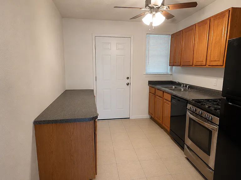 517 Brownsville Rd — Photo 13