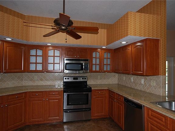 4th image of 1810 Westminster Ct