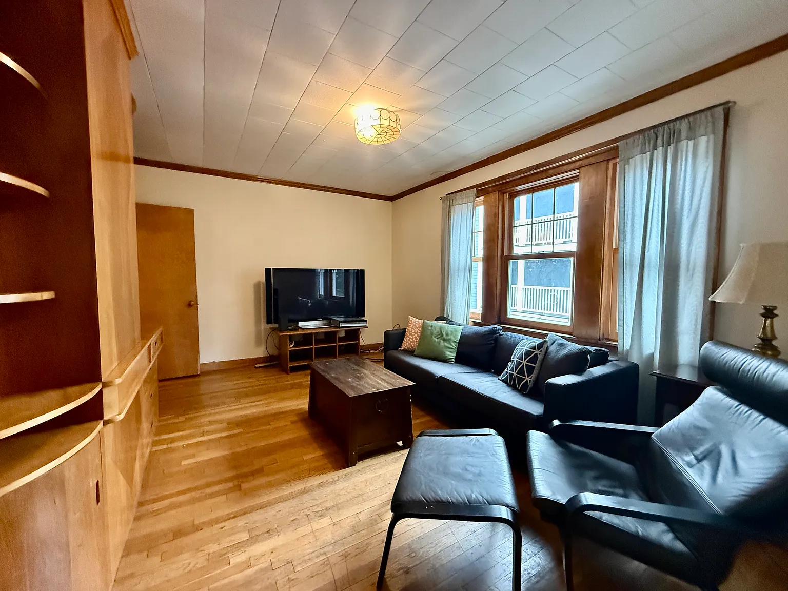 4 bed, $5,200 — Photo 3