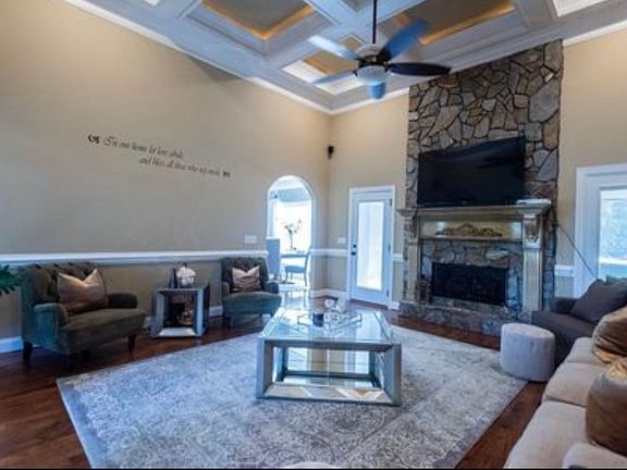 4th image of 940 Lansfair Dr