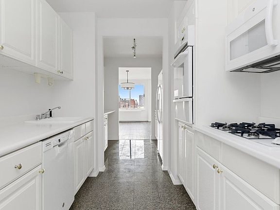4th image of 170 E 87th St APT W14d