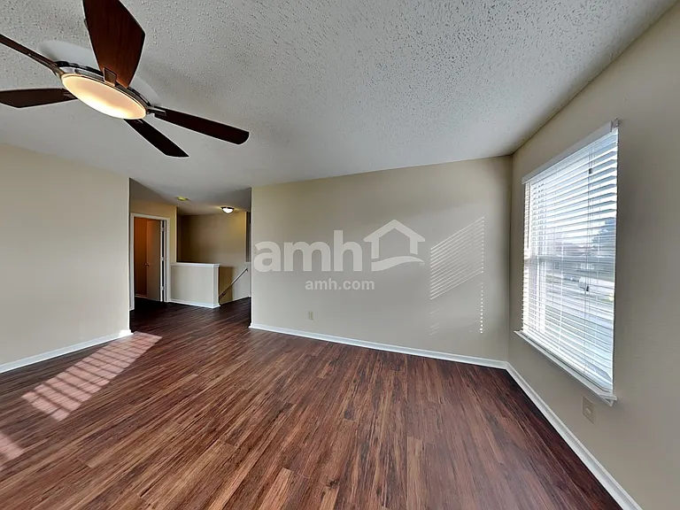 1221 Redwood Dr — Photo 18