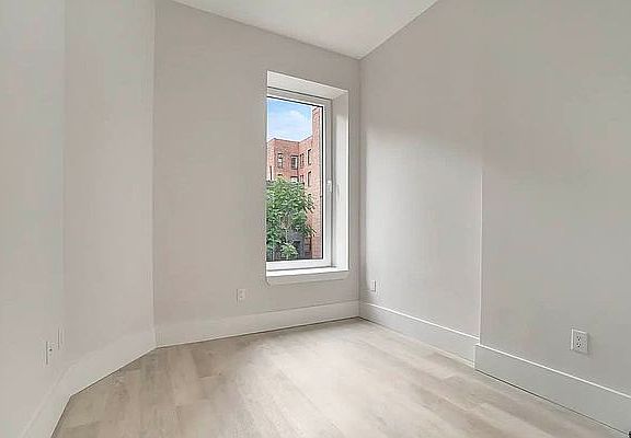 4th image of 324 E 116th St #2J