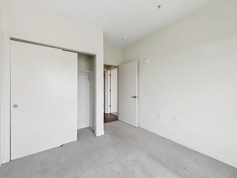 Fahrenheit Apartments — Photo 17