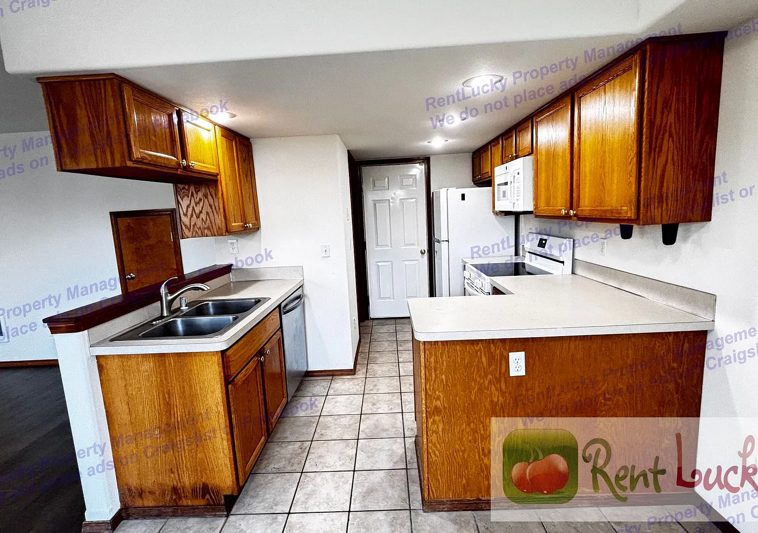 Enjoy the Space! 3-Bedroom| 2.5 Bathroom Chehalis Home with 2-Car Garage — Photo 2