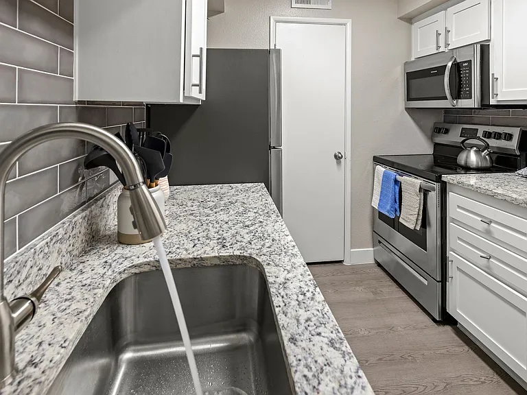 Jade Ridge Apartments — Photo 67