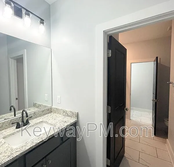 2217 Laurens St — Photo 11