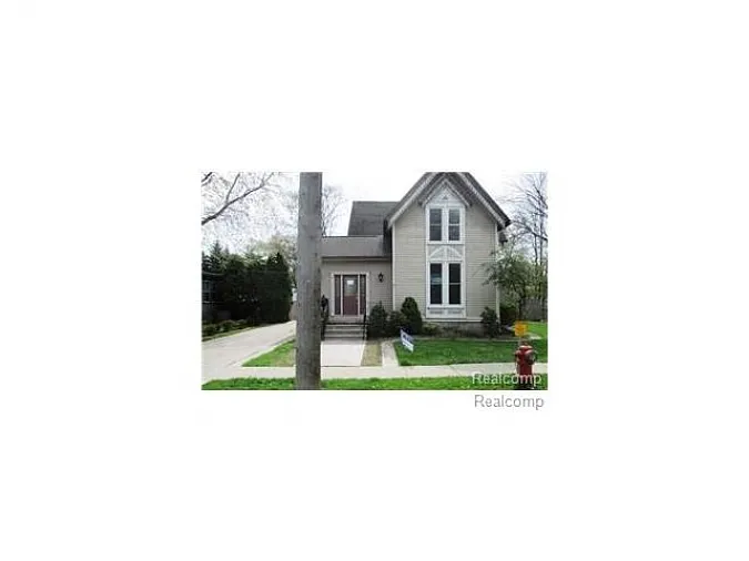 303 N State St photo 1