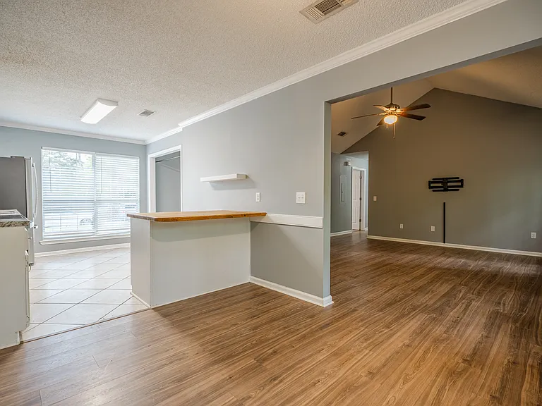 65 Angie St — Photo 14