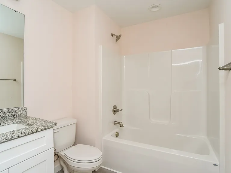 608 E Texas Ave — Photo 14