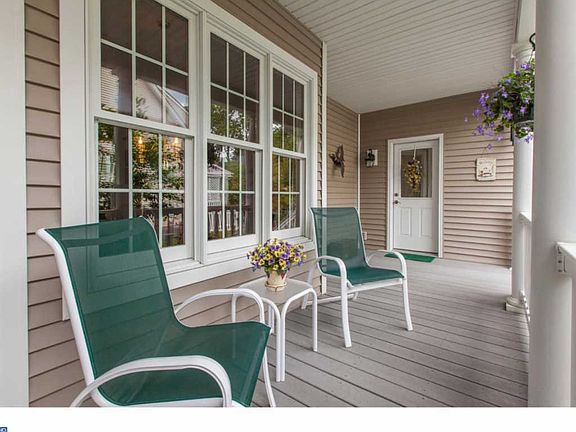 3rd image of 958 Pinehurst Dr