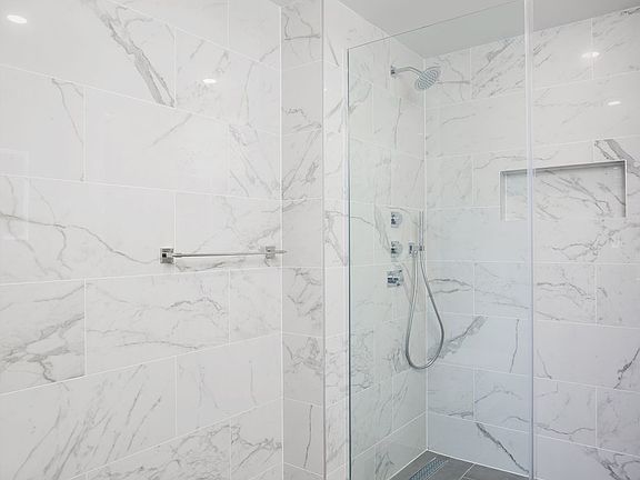 3rd image of 224 W 20th St #Penthouse