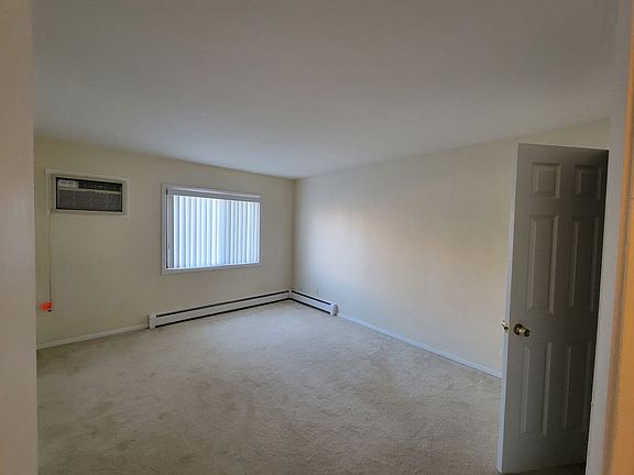 4th image of 10423 Dearlove Rd APT 2
