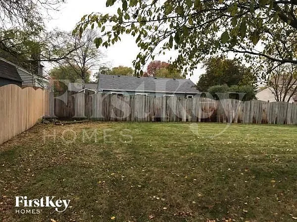 990 Chelsea Ln — Photo 9