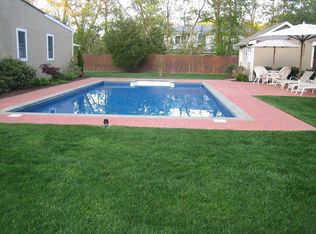 190A Wakeman Rd, Hampton Bays, NY 11946