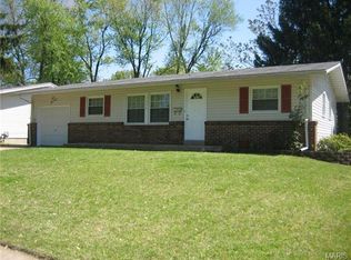 1070 Rogers Ln, Florissant, MO 63033