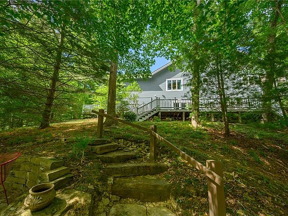 2nd image of 180 Pine Lake Cir