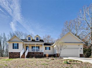 4951 Creeks Crossing Rd, Asheboro, NC 27205