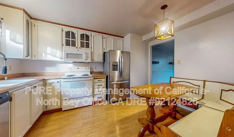 27 Front St #D — Photo 10