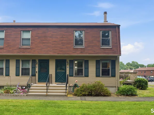 49 Bay Path Way #49, Branford, CT 06405