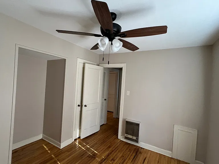 1417 Center St #5 — Photo 3