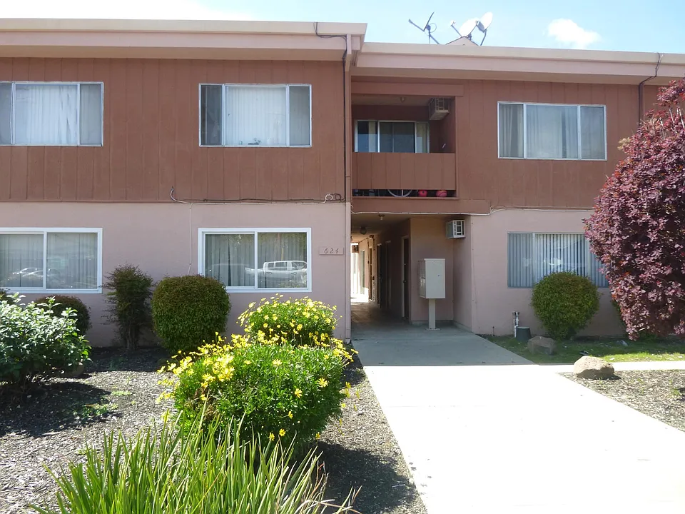 624 Enos Way #8