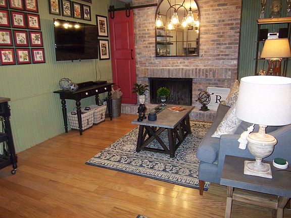 5th image of 2910 Frontenac St Unit 107