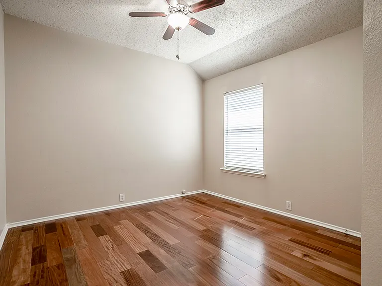206 Meredith Ct — Photo 14