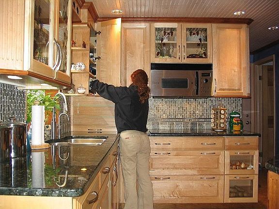 Maple cabs, Verde Butterfly granite countertops