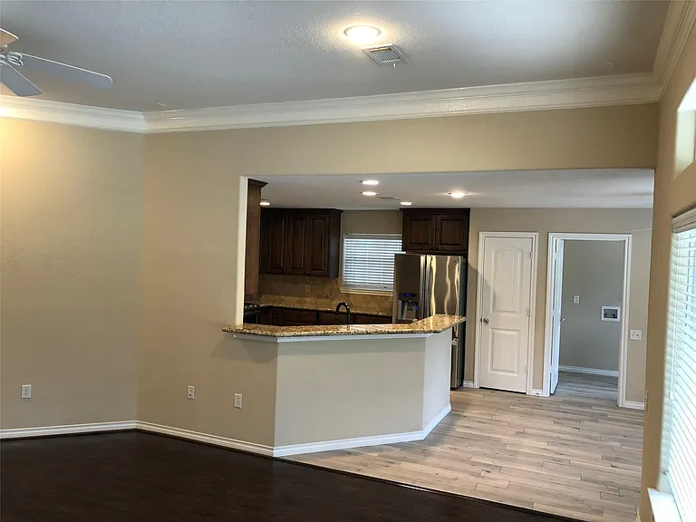 126 Coral Ct — Photo 4