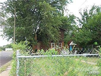 2nd image of 2544 Montgomery St
