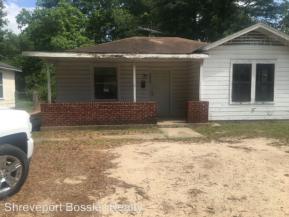 1st image of 2606 Woodford St