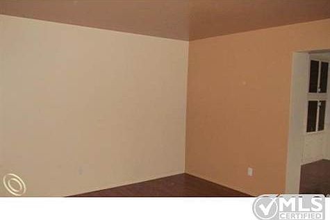 7192360753 Living.jpg