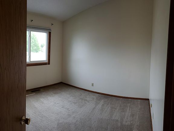 3rd image of 8720 Glasgow Ln