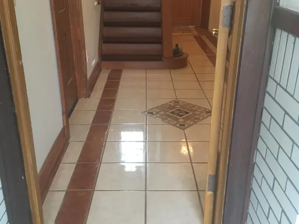 394 Douglas St, Akron, OH 44307