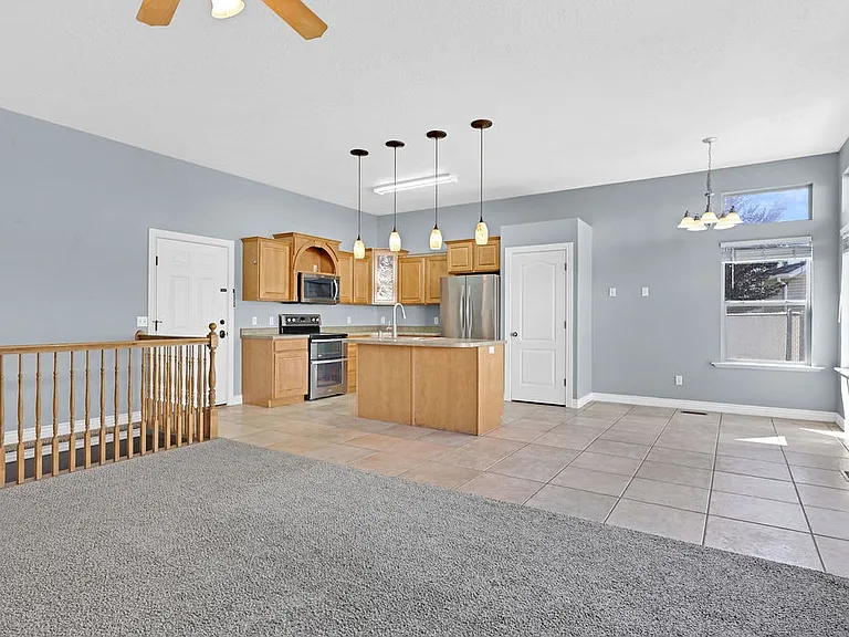 2093 E View Dr — Photo 5