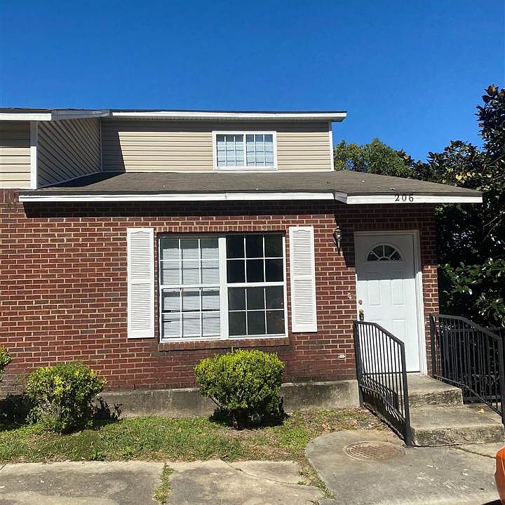 1st image of 640 Eugenia St #206