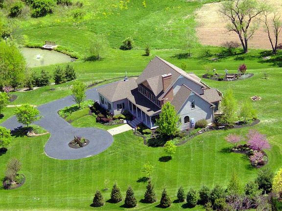 2nd image of 130 Eastwood Cir
